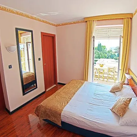 Grand Park Hotel 4*