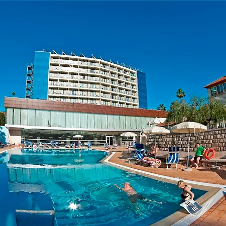 Grand Park 4*