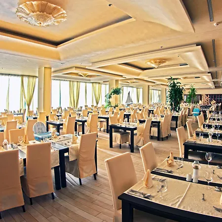 Grand Park Hotel